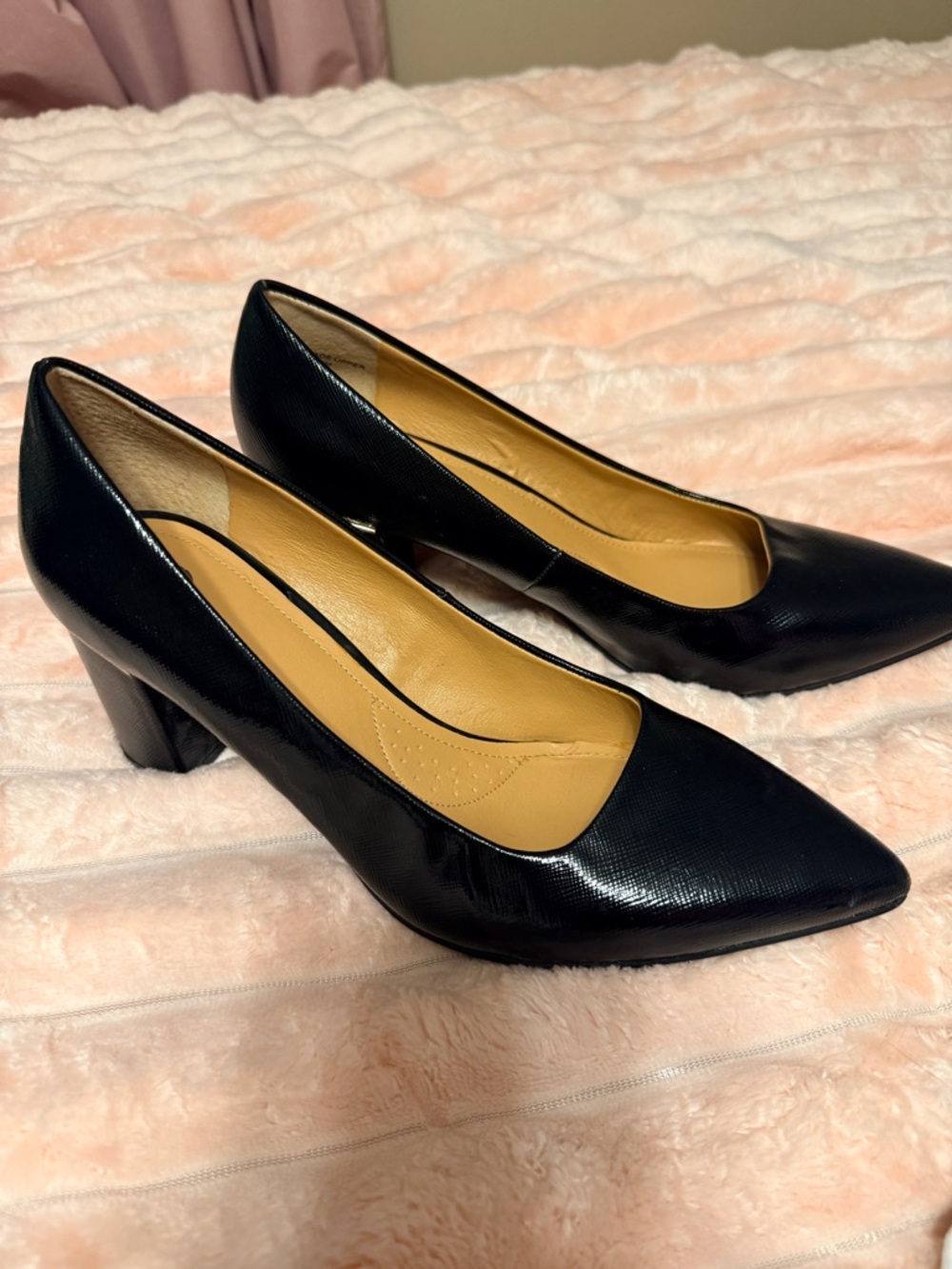 Black Textured Pointed-Toe Block Heel Pumps
